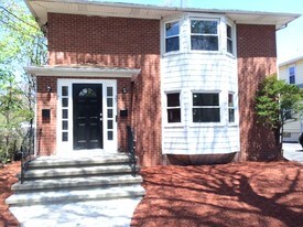 23 Earl St, Unit 1ST