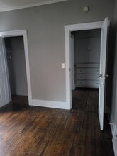 1012 W Armstrong Ave, Unit 1012-1 in Peoria, IL - Foto de edificio - Building Photo