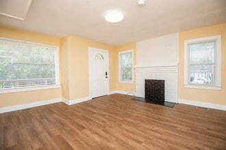 4325 Strawberry Plains Pike in Knoxville, TN - Building Photo - Building Photo