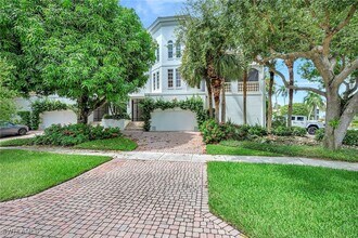 1004 5th St S in Naples, FL - Building Photo - Building Photo