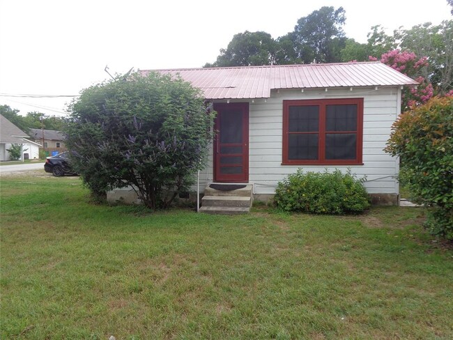 4029 Cotton Gin Rd in Uhland, TX - Building Photo - Building Photo