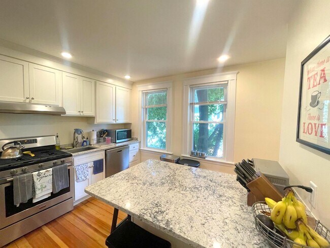 24 Ashland St, Unit 2
