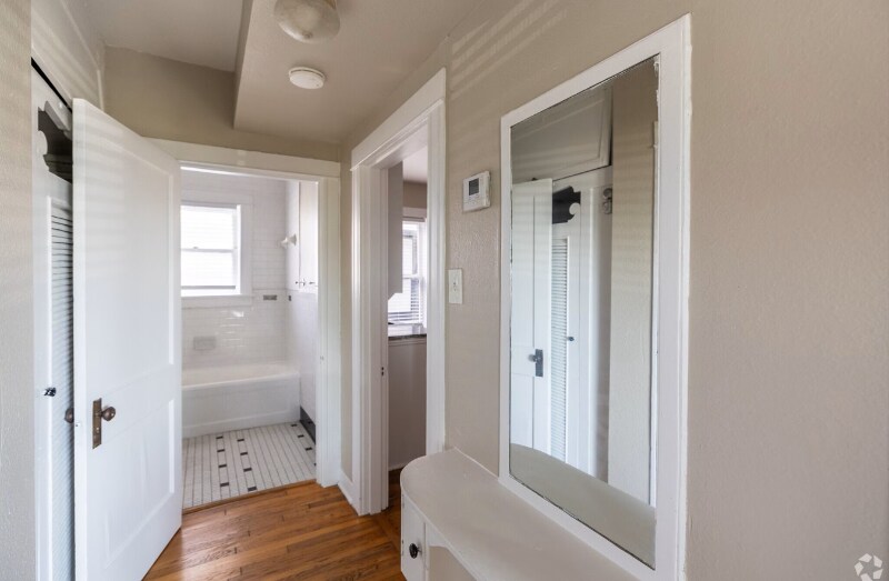 301-311 W Leuda St in Fort Worth, TX - Building Photo