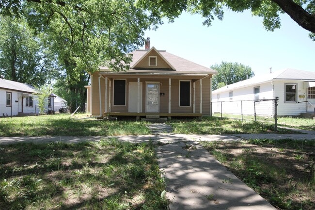 property at 427 W 10th St