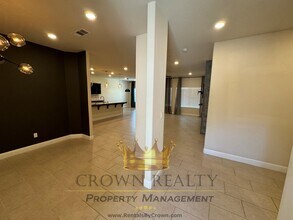 1653 Brightside St in Tulare, CA - Building Photo - Building Photo