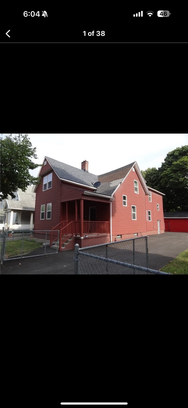 298 Bernard St, Unit Upper