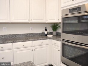 13605 Rockingham Ln in Gainesville, VA - Building Photo - Building Photo