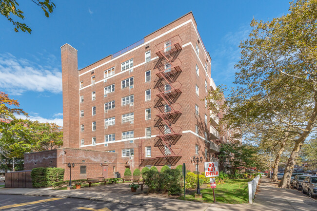 Fairfield Arms in Howard Beach, NY - Building Photo - Primary Photo