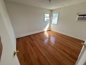 405 Massapequa Ave in Massapequa, NY - Foto de edificio - Building Photo