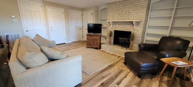 3001 Foxdown Ct, Unit B in Greensboro, NC - Building Photo - Building Photo