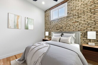 947 N Kedzie Ave, Unit 1 in Chicago, IL - Building Photo - Building Photo