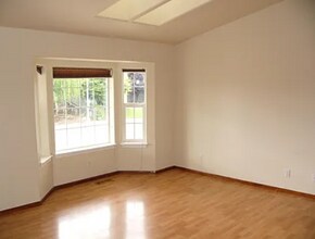 1427 Matthews Pl in Medford, OR - Building Photo - Building Photo