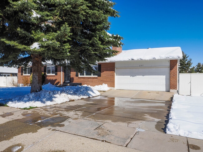 2185 E 9800 S, Unit Downstairs in Sandy, UT - Building Photo - Building Photo