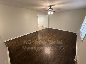 305 N Logan St in Olathe, KS - Building Photo - Building Photo