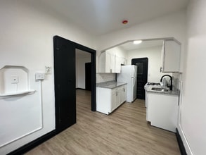 1411 Roycroft Ave in Lakewood, OH - Foto de edificio - Building Photo