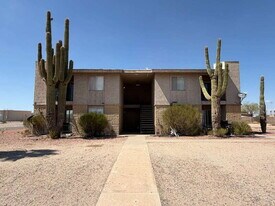 10660 W Concordia Dr in Arizona City, AZ - Building Photo