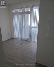 8 Interchange Wy in Vaughan, ON - Building Photo - Building Photo