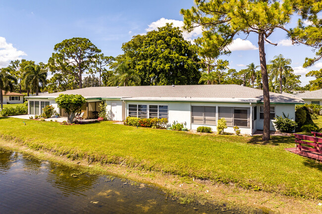 Bridgeview Condos in Delray Beach, FL - Building Photo - Building Photo