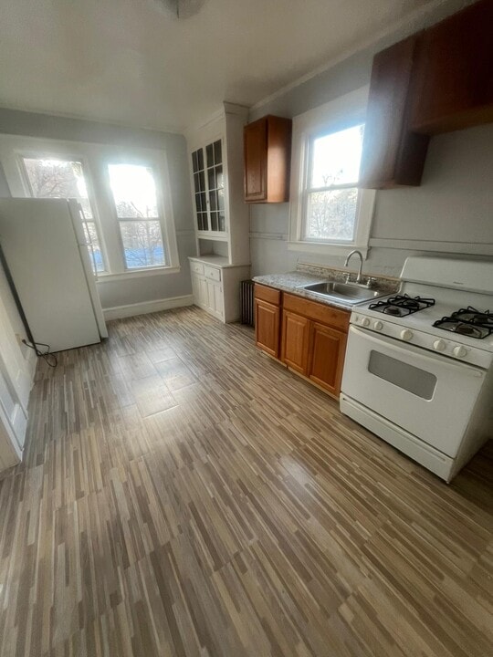 9 Dassing Ave, Unit 1 in Irvington, NJ - Building Photo