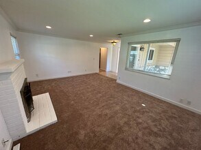 1284 Rudgear Rd in Walnut Creek, CA - Foto de edificio - Building Photo