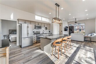 1723 N Chestnut Ave in Fayetteville, AR - Foto de edificio - Building Photo