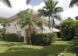 Sunset Apartments in Sunrise, FL - Building Photo - Building Photo