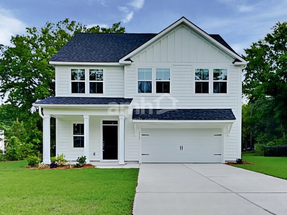 1112 Alice Smalls Rd in Mount Pleasant, SC - Building Photo