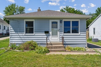 1620 34th St NE in Cedar Rapids, IA - Building Photo - Building Photo