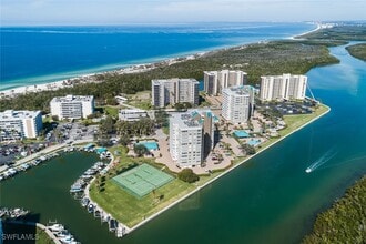 11 Bluebill Ave in Naples, FL - Building Photo - Building Photo