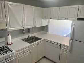 13120 SW 92nd Ave in Miami, FL - Building Photo - Building Photo