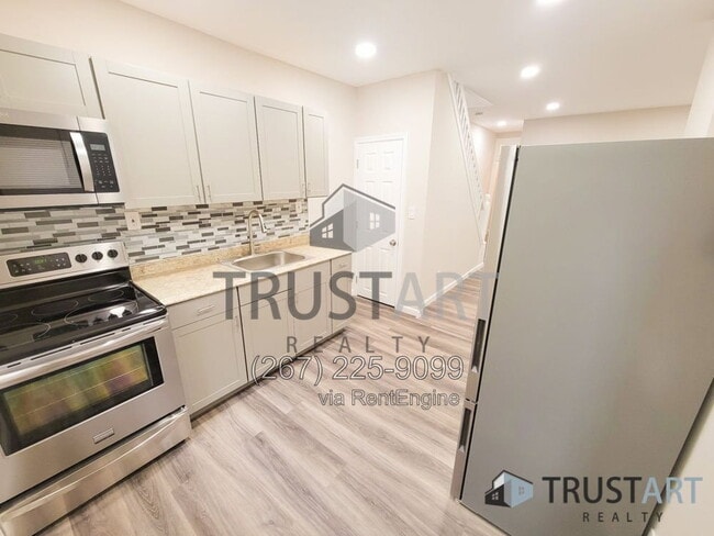property at 2538 N Gratz St