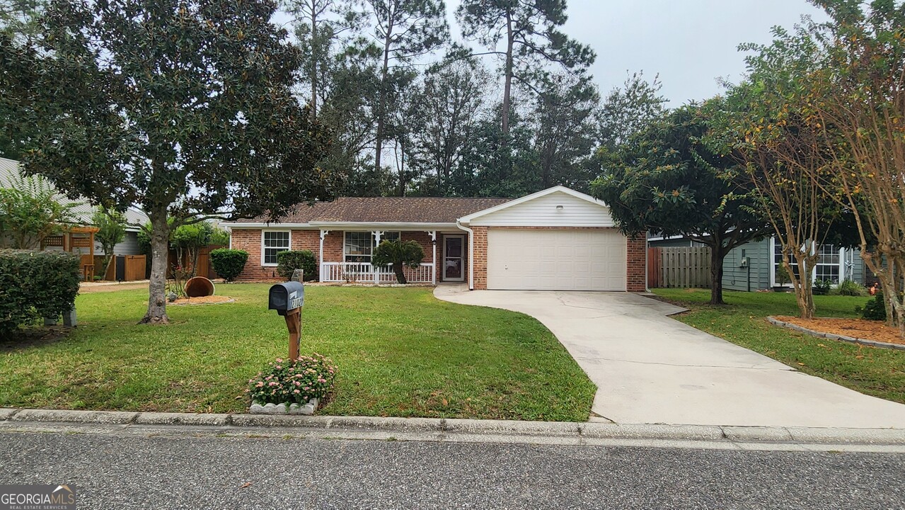 2102 Windsor St in St. Marys, GA - Foto de edificio