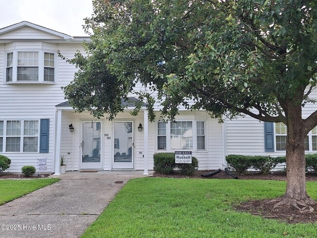 3979 Sterling Pointe Dr in Winterville, NC - Building Photo - Building Photo