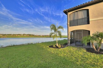 5934 Wake Forest Run in Bradenton, FL - Building Photo - Building Photo