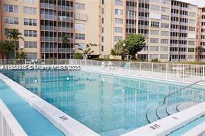 1770 NE 191st St in Miami, FL - Building Photo