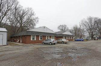 Sun Valley Apartments in East Peoria, IL - Building Photo - Building Photo