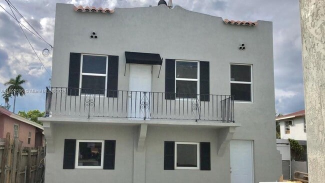 1700 NW 22nd Ct in Miami, FL - Foto de edificio - Building Photo