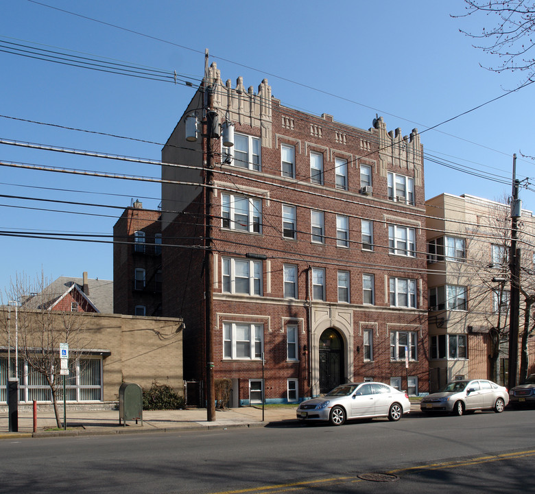 830 Avenue C in Bayonne, NJ - Building Photo