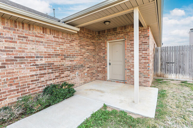 2019 102nd St in Lubbock, TX - Building Photo - Building Photo