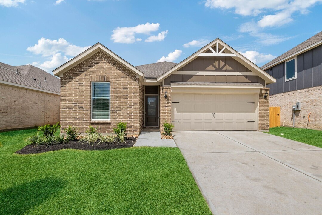 7619 Thrips Ln in Richmond, TX - Building Photo