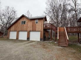 5510 N Westfork Dr in Wasilla, AK - Building Photo