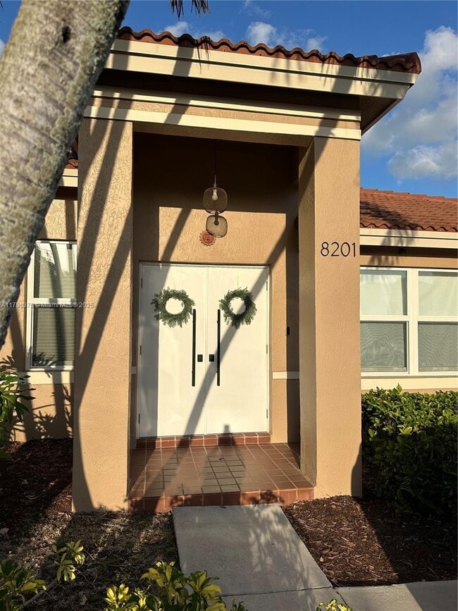 8201 SW 163rd Pl in Miami, FL - Building Photo - Building Photo