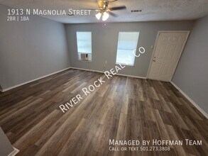 1913 N Magnolia St in North Little Rock, AR - Building Photo - Building Photo