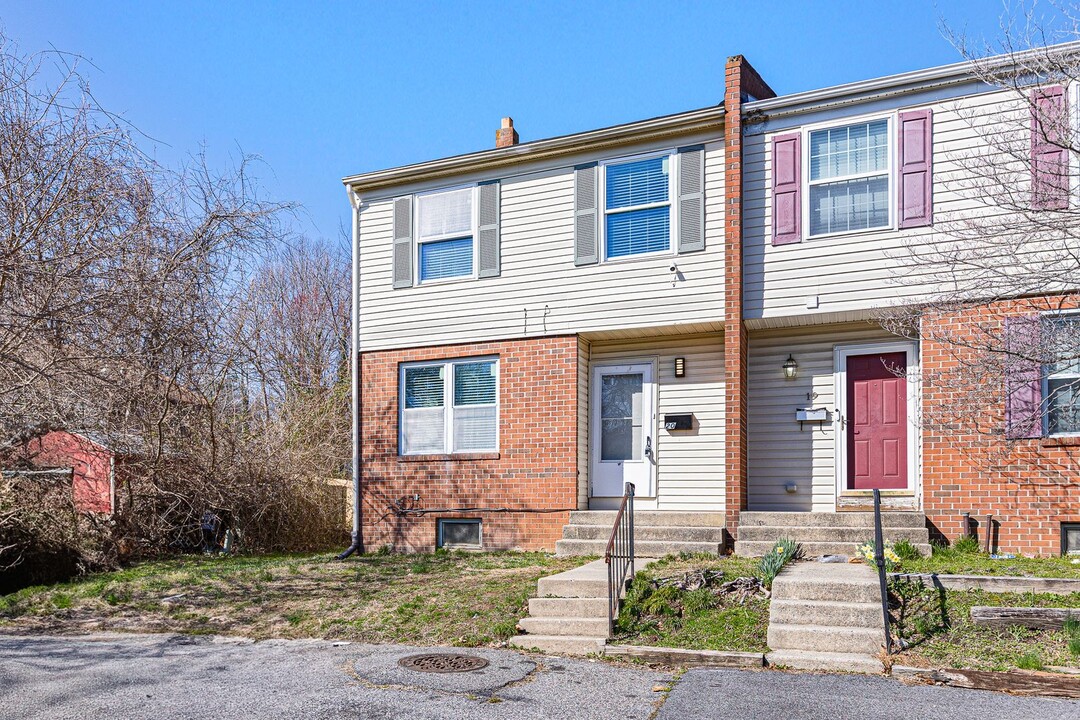 20 Andover Ct in New Castle, DE - Building Photo