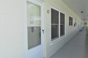 2385 Tahitian Ln, Unit 43 in Clearwater, FL - Building Photo