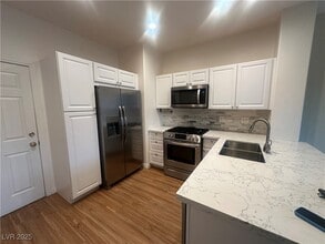 760 Solitude Point Ave in Henderson, NV - Building Photo - Building Photo