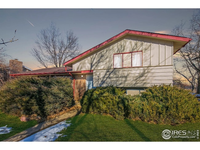 property at 3445 Moorhead Ave