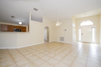 5201 Silver Thistle Ln in St. Cloud, FL - Building Photo - Building Photo