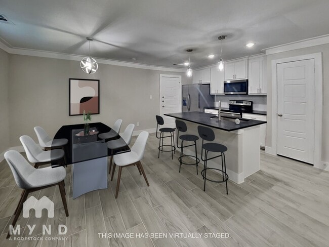 5815 Black Pine Cir in Granbury, TX - Building Photo - Building Photo