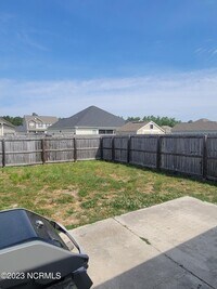 140 Cavalier Dr photo'